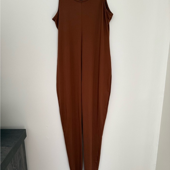 Elegant Brown Jumpsuit - Picture 5 of 8